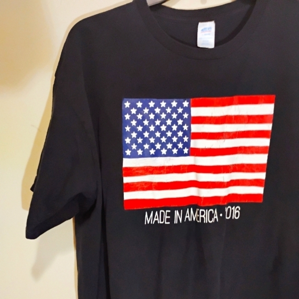 Made in America Dark Blue USA Flag Shirt. Unisex. Size Large. C173 - Picture 5 of 9